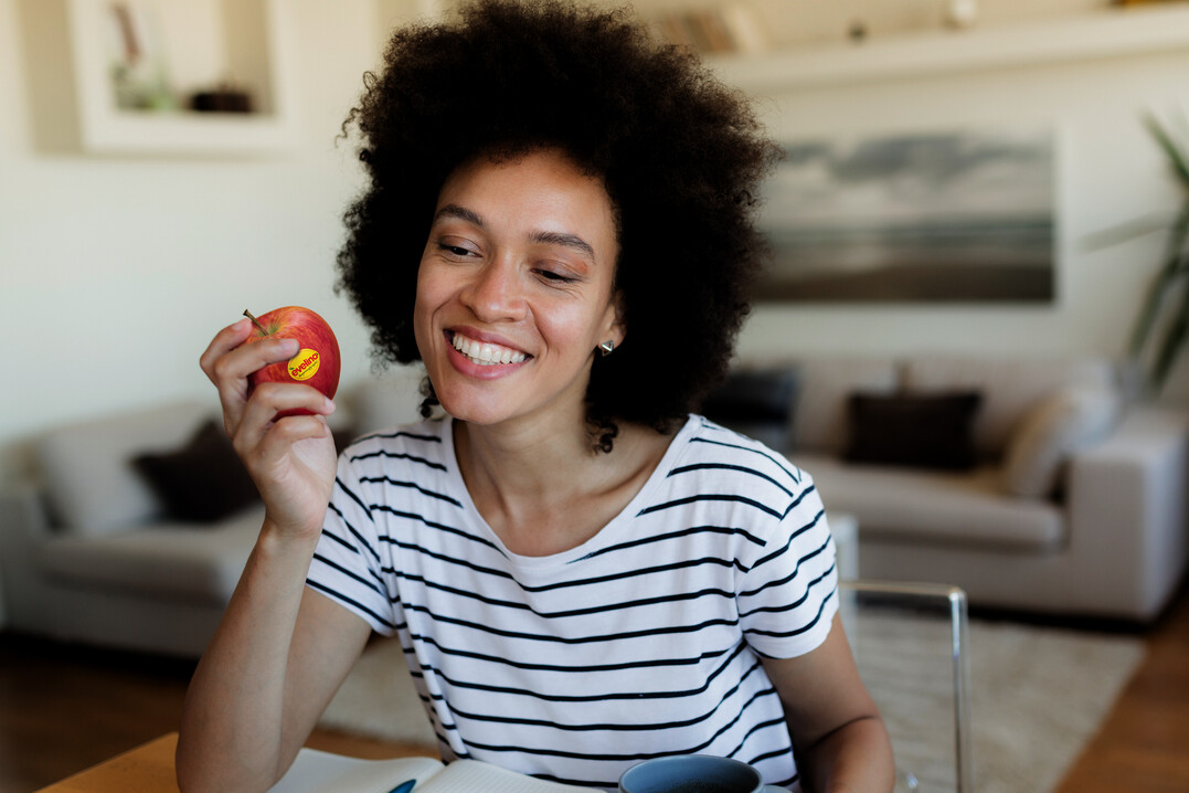 Eine Umfrage im Auftrag von Evelina Deutschland kam zu dem Ergebnis, dass mehrheitlich regional produzierte Äpfel bevorzugt werden.