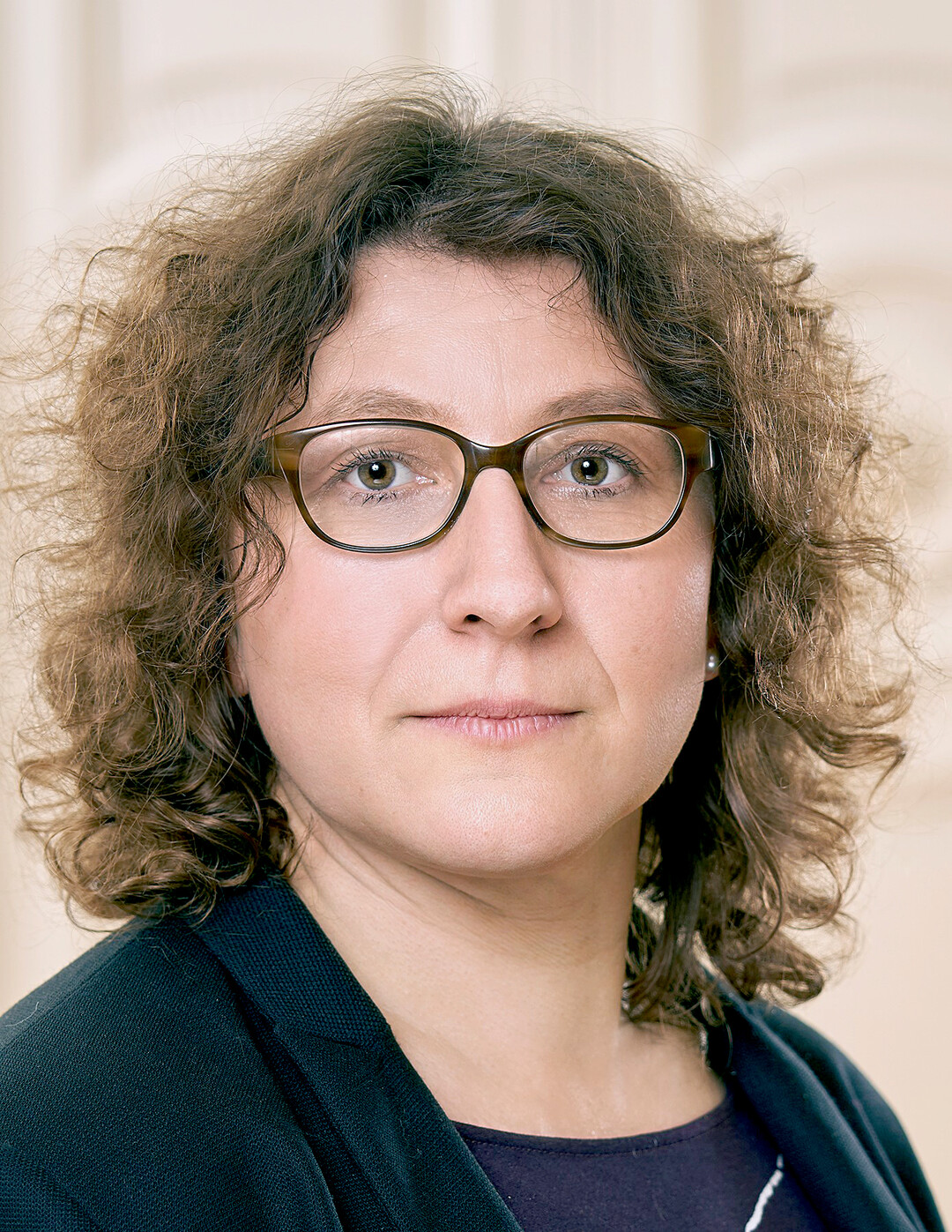 Dr. Sabine Zikeli