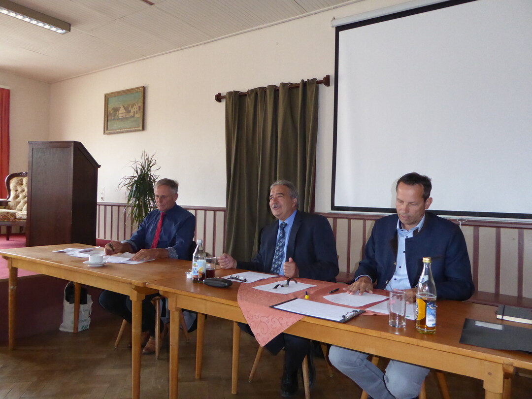 LBV-Vizepräsident Gerhard Glaser nahm, ebenso wie Josef Rief (MdB) und Thomas Dörflinger (MdL) am Europäischen Frühstück des KBV Biberach-Sigmaringen teil.