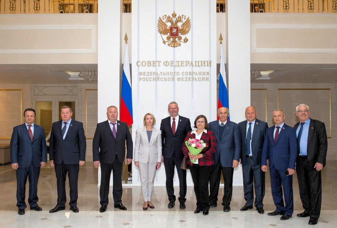 Agrarpolitischer Dialog: Eine Delegation des Ausschusses f�r Ern�hrung und Landwirtschaft des Deutschen Bundestages f�hrte unter Leitung des Ausschussvorsitzenden Alois Gerig politische Gespr�che in Russland. In Moskau trafen die Abgeordneten Agrarausschussmitglieder des F�derationsrates.