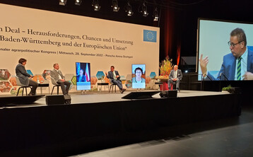 Lebhafte Disskussionsrunde unter der Leitung von MLR-Pressesprecherin Isabel Kling (links) mit v.l. Norbert Lins, MdEP; per Video zugeschaltet der tschechische Landwirtschaftsminister und Vorsitzende im EU-Agrarrat, Zdenek Nekula; Peter Hauk, Agrarminister Baden-W�rttemberg; aus Frankreich zugeschaltet Christiane Lambert, EU-Bauernpr�sidentin (Copa) und Joachim Rukwied, DBV-Pr�sident.