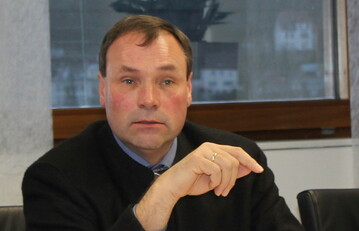 Bittet Milcherzeuger um Geduld bis Ende Mai: Erich H�rle, Aufsichtsratsvorsitzender der Omira, hier im Bild auf einer Pressekonferenz im vergangenen Jahr. 