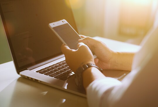 QS hat eine App entwickelt, um Nutztierbetrieben die j�hrliche Eigenkontrolle zu erleichtern.