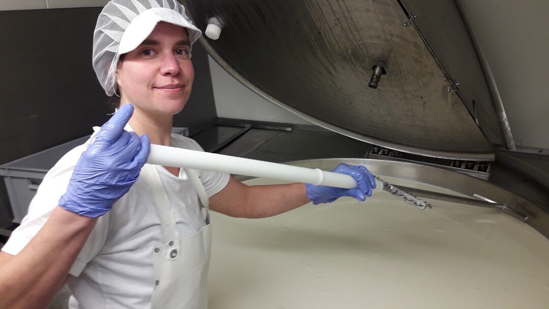 Molkereifachfrau 
Stephanie Heidrich betreibt die einzige mobile K�serei Norddeutschlands, die direkt auf dem Hof den K�se herstellt.