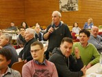 Die Diskussion steht beim "etwas anderen Bauerntag" im Vordergrund. Hier Schäfer Kurt Hertler. Dialog statt Monolog auf dem Podium und mit dem Publikum – Das beherzigen die Teilnehmer am Kreisbauerntag in Deizisau am 27. Januar 2018.