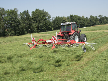 Der neue Hit 6.80 mit 7,45 m Arbeitsbreite f�r kleinere Betriebe.