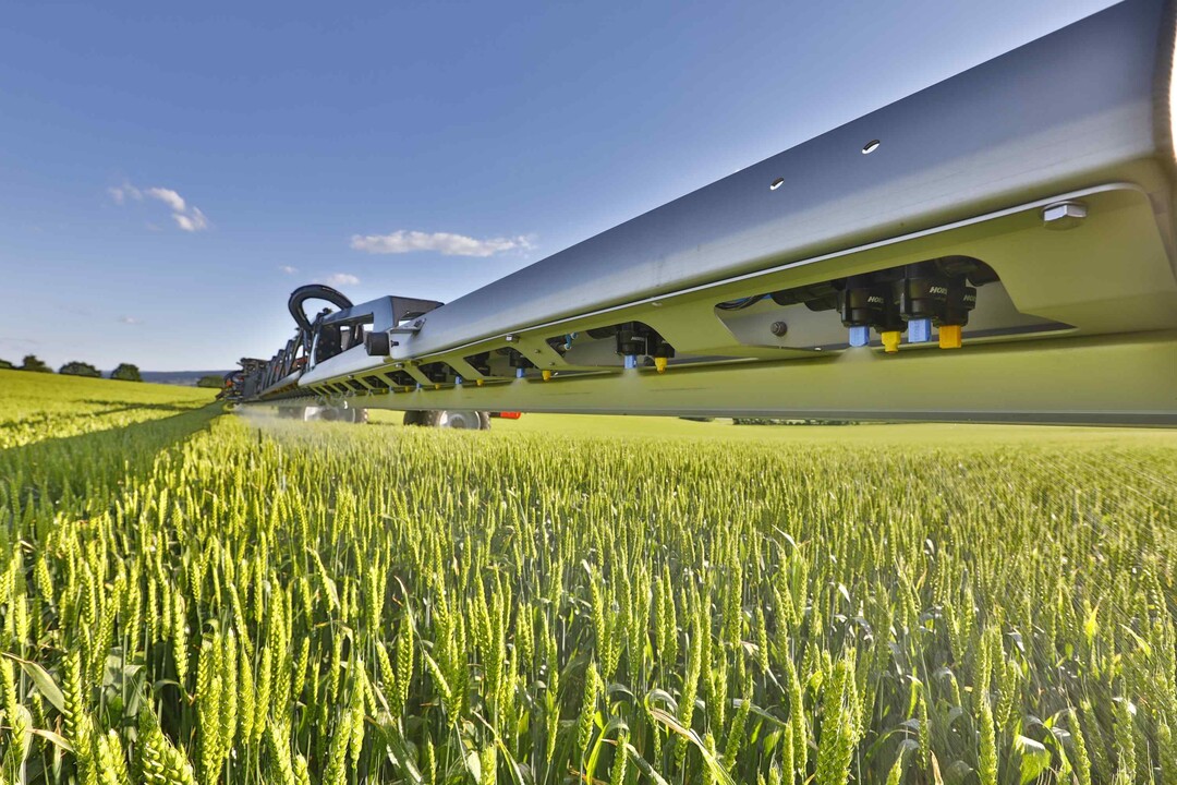 Die Gest�ngesteuerung BoomControl gibt es nun in Gest�ngebreiten bis 42 m bei ebenfalls bis zu 42 Teilbreiten.