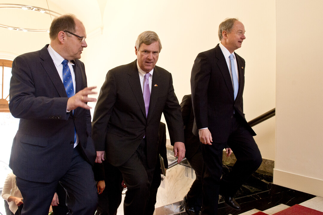 Christian Schmidt empf�ngt seinen amerikanischen Kollegen Thomas J. Visack in seinem Ministerium.