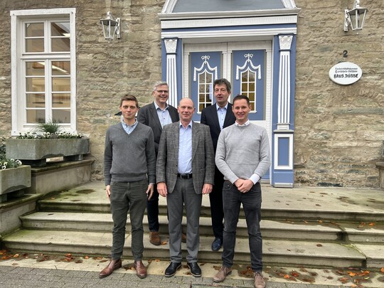 Der Vorstand des GWV NRW (v.l.): Antonius Diekmann, Hans Rühmling, Heinrich Bußmann, Burkhard Brinkschulte und Dr. Simon W. Schlüter. Es fehlen Thomas Determeyer, Marco Hennes und Matthias Meckmann.