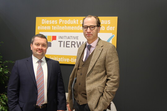 Robert R�mer und Dr. Alexander Hinrichs (ITW) sehen erhebliche M�ngel in der Herkunftskennzeichnung.