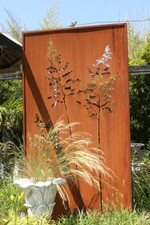 Gräser in Natur und in Eisen in der Hofstätter Mühle.