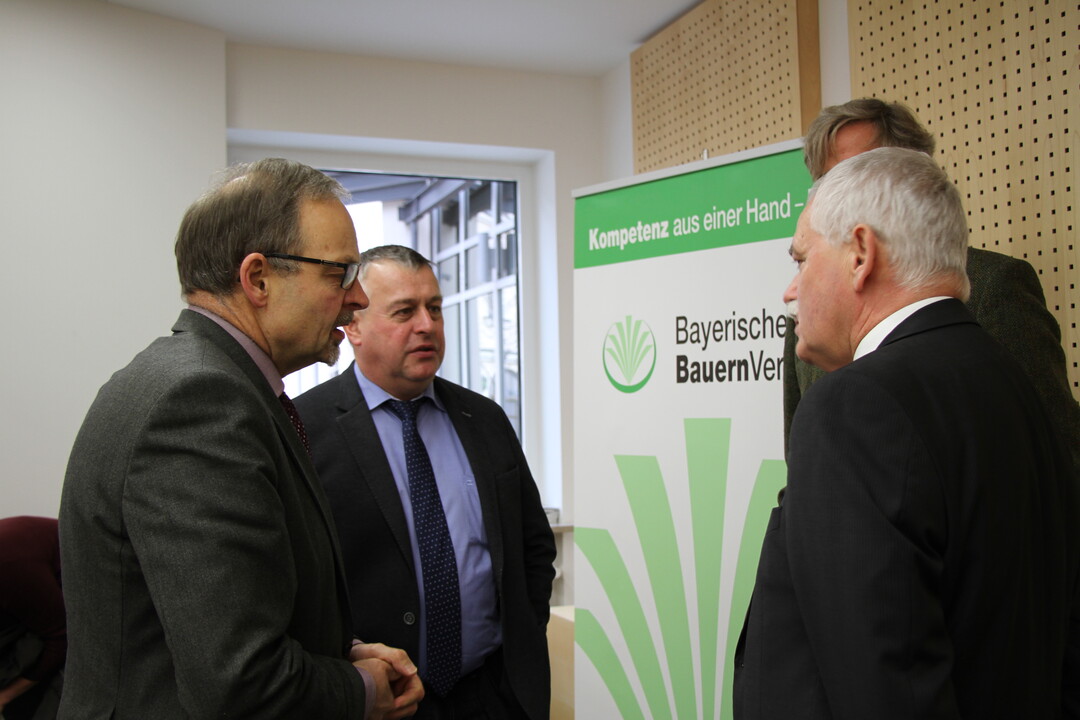 Klaus Mugele im Gespräch mit Walter Heidl sowie den Fachexperten.