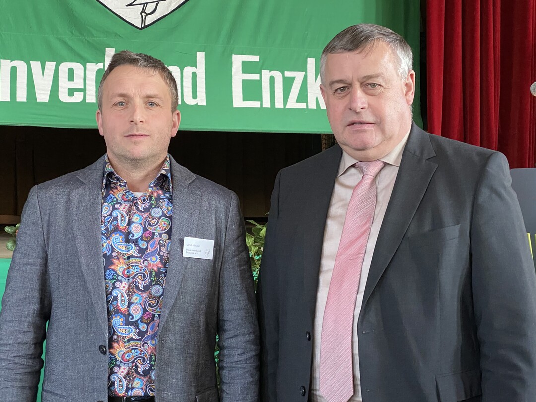 Kreisvorsitzender Ulrich Hauser (l.) empfing im Enzkreis beim Bauerntag den Vizepr�sident des Deutschen Bauernverbandes Walter Heidl
