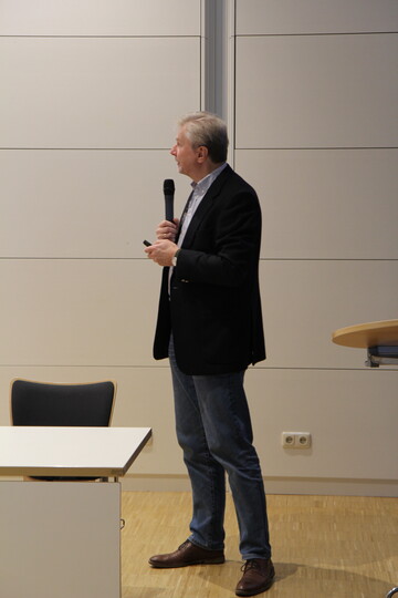 Prof. Dr. Timm Harder,&nbsp;Leiter des Nationalen Referenzlabors f�r Avi�re Influenza am Institut f�r Virusdiagnostik des Friedrich-Loeffler-Instituts.