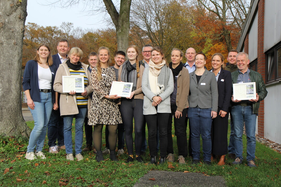 Referenten und Vertreter der Praxisbetriebe trafen sich am 22. November 2023 zur Abschlussveranstaltung des MuD Projekts #Pute@Praxis auf Haus D�sse.