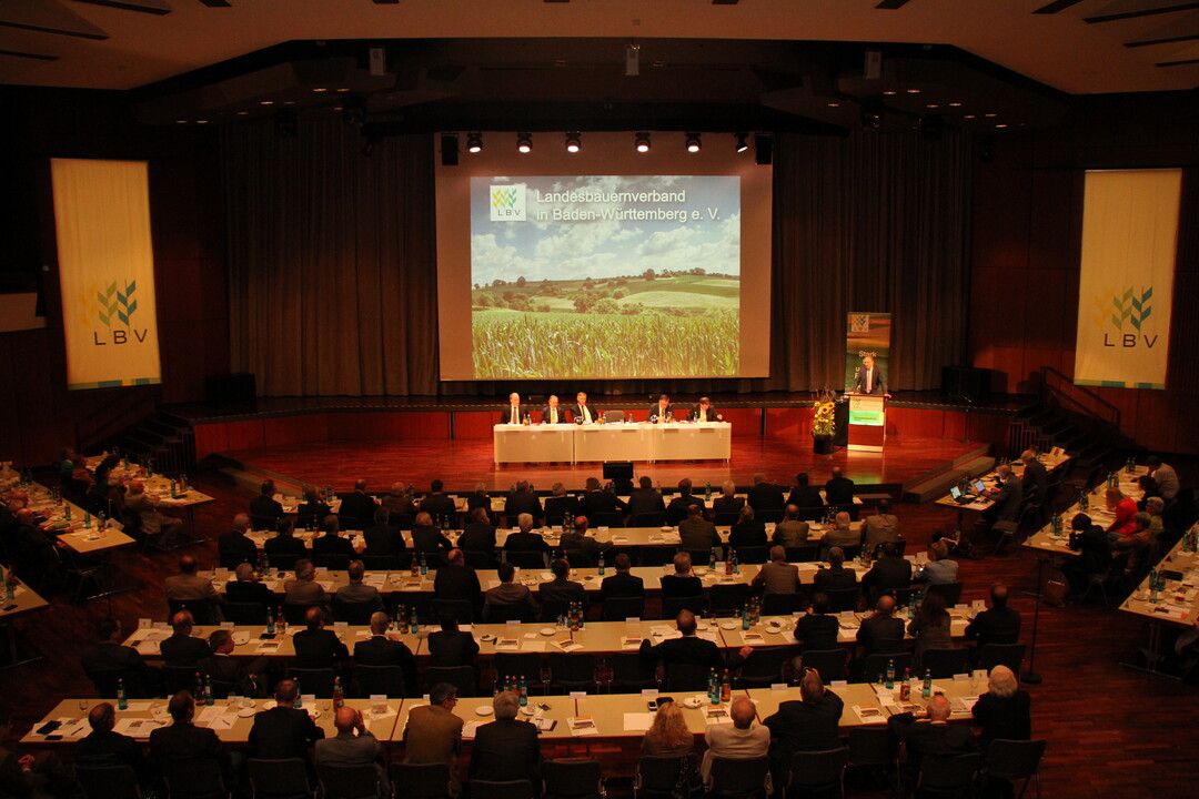 Die Schwabenlandhalle in Fellbach wurde von den Deligierten der LBV-Kreisverb�nde gut gef�llt.