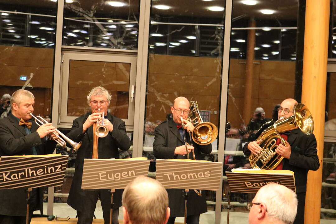 F�r gute Stimmung sorgten "Heilix Blechle"