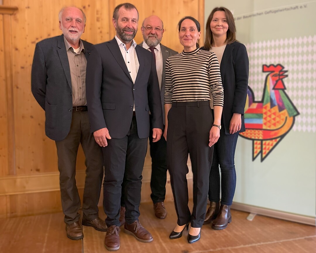 V.l.n.r.: Dr. Christian Schwarzer, Geschäftsführer LVBGW; Robert Schmack, Vorsitzender LVBGW; Anton Hübl, Bayerisches Staatsministerium für Ernährung, Landwirtschaft und Forsten; Annika Nottensteiner, Geschäftsführerin des LVBGW und Miriam Kreß, Vereinigte Tierversicherung Gesellschaft a.G..