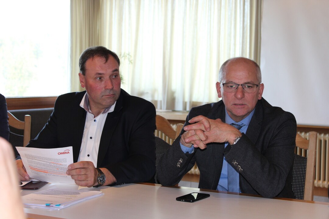 Man wolle in der Auseinandersetzung mit Lactalis keine faulen Kompromisse eingehen, betonte der OOMV Aufsichtsratsvorsitzende Ewald Kostanzer (r.). Diese Gangart habe den vollen Zuspruch bei den Gesellschaftern erfahren.