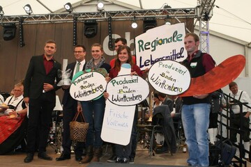 Landwirtschaftsminister Peter Hauk mit den Akteuren der Landjugend