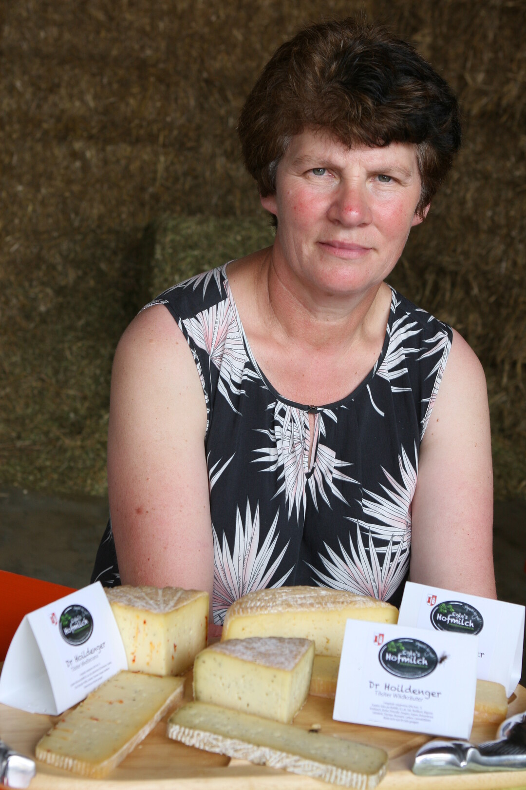Käse aus der eigenen Milch, präsentiert von Gerda Egle, ist ebenfalls ein Renner.