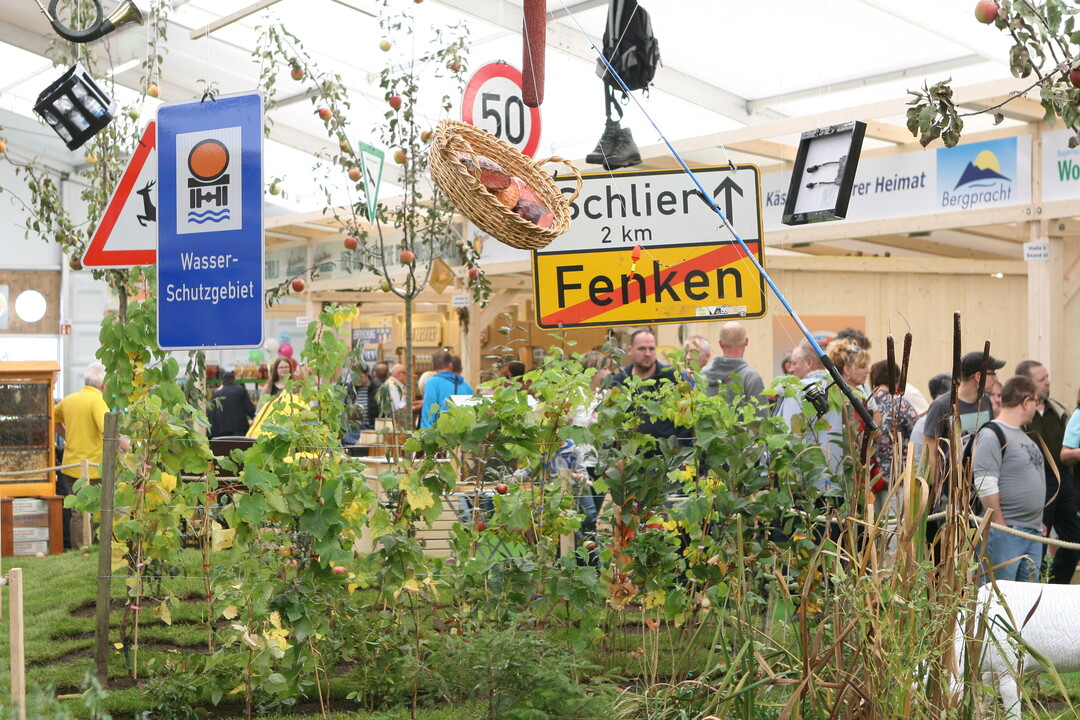 Die vielf�ltigen Nutzungsformen der Landschaft greift die Sonderausstellung "Der Gr�ne Pfad" auf.
