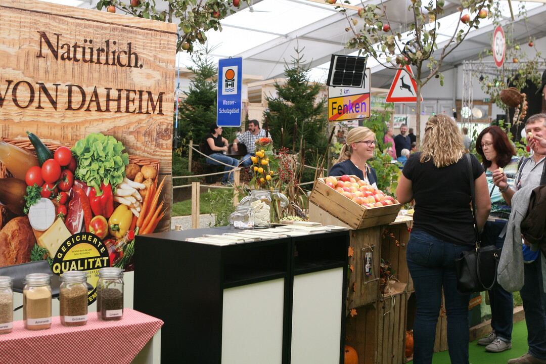 Die Landesinitiative "Nat�rlich. VON DAHEIM" wirbt auf dem Gr�nen Pfad f�r regionale Produkte aus Baden-W�rttemberg.