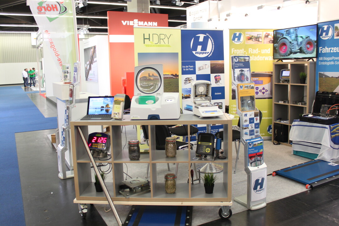 Das Labor auf dem Hof: Mit Firma Hipper wiegen, dosieren und analysieren.