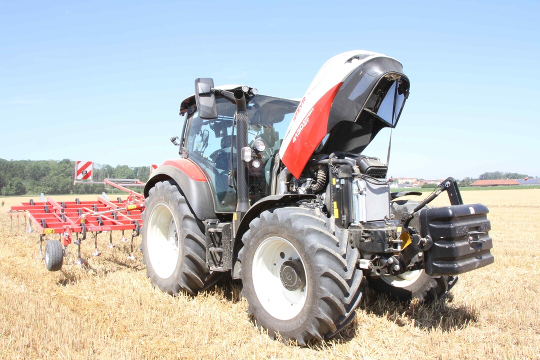 Die komplette Abgastechnologie konnte unter der Motorhaube platziert werden; das erm�glicht neben der kompakten Bauweise mit hervorragender Wendigkeit auch eine verbesserte Sicht.