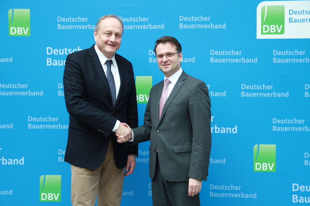 Staatssekretär Andreas Feicht referierte über Bioenergie und Netzausbau im erweiterten Verbandsrat des Deutschen Bauernverbands.