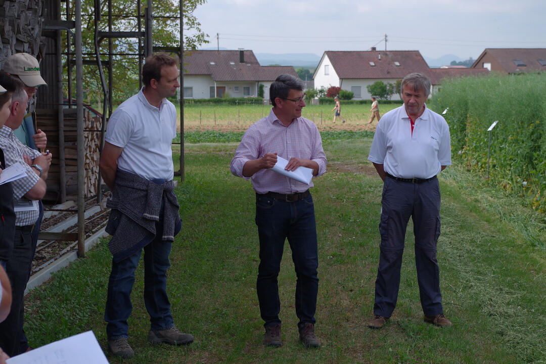 Ulrich Steimle vom LBV-Fachausschuss, Maximilian Heindl und Dr. Alfons Schönhammer von der BASF (von links).