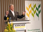 Gastgeber Hartmut Jenner, Vorstandsvorsitzender der international agierenden Kärcher-Gruppe, stellt das Unternehmen vor.