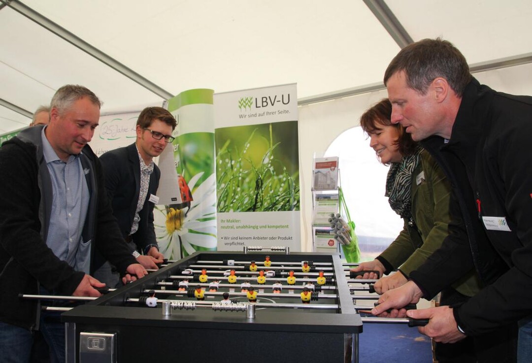 Wettbewerb mal anders: Sport, Spiel und Spannung beim Bauernverband im Grünen Zelt.