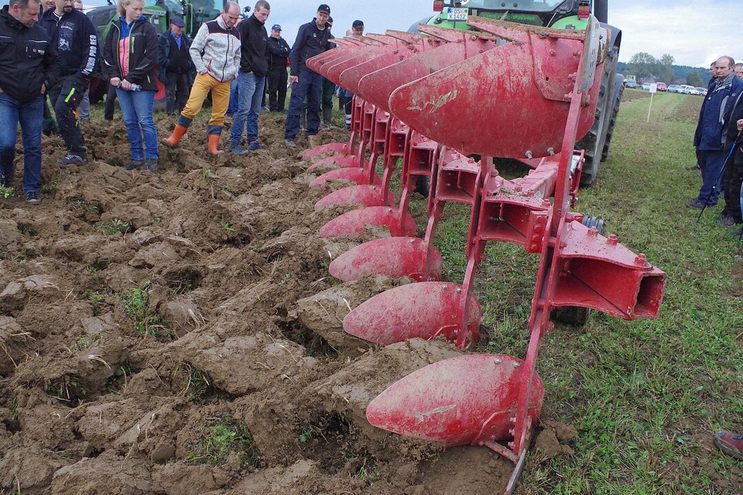 Der Sch�lpflug verf�gt �ber sieben Schare.