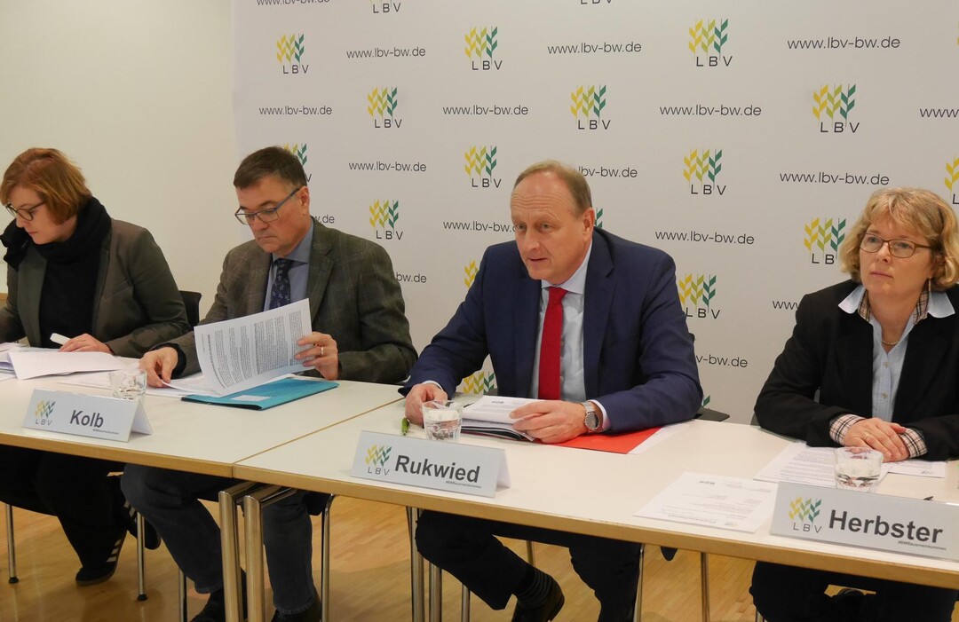 Pr�sident Joachim Rukwied vom Landesbauernverband (LBV) erl�utert vor den Medien am 17. Dezember 2019 in Stuttgart die Unternehmensergebnisse 2018/19 der landwirtschaftlichen Haupterwerbsbetriebe in Baden-W�rttemberg