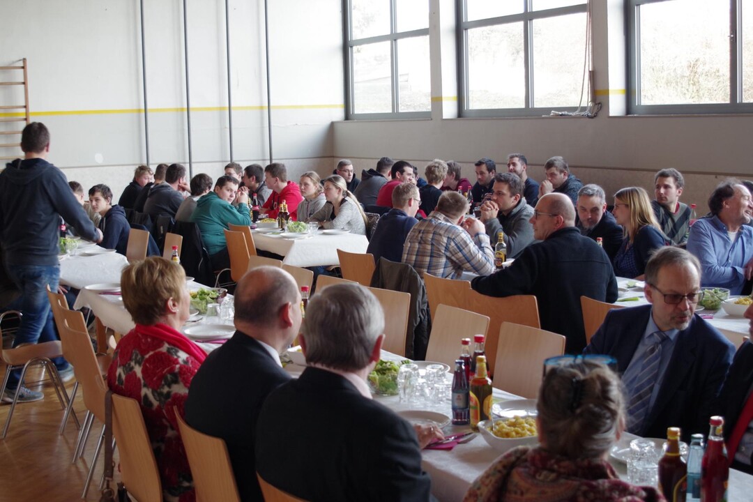 Nach dem Wettbewerb verlieh die Landjugend Württemberg-Baden in der Sporthalle Triensbach Preise.