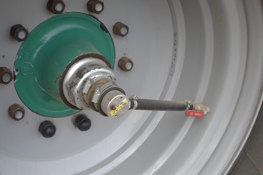 So sieht die Regeldruckanlage am Reifen des Güllefasses aus: Das Gerät wird dadurch nicht breiter.