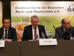 Beim "Tag der Brenner" am 27. November 2016 auf der Intervitis Interfructa Hortitechnica in Stuttgart (von links): Minister Peter Hauk, Brenner-Vorsitzender Alois Gerig, Staatssekretär Dr. Michael Meister.