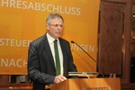 LBV-Vizepräsident Gerhard Glaser gratulierte im Namen des Landesbauernverbandes