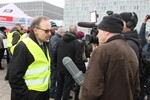 LBV-Vizepräsident Klaus Mugele gibt ein Interview auf der Demo