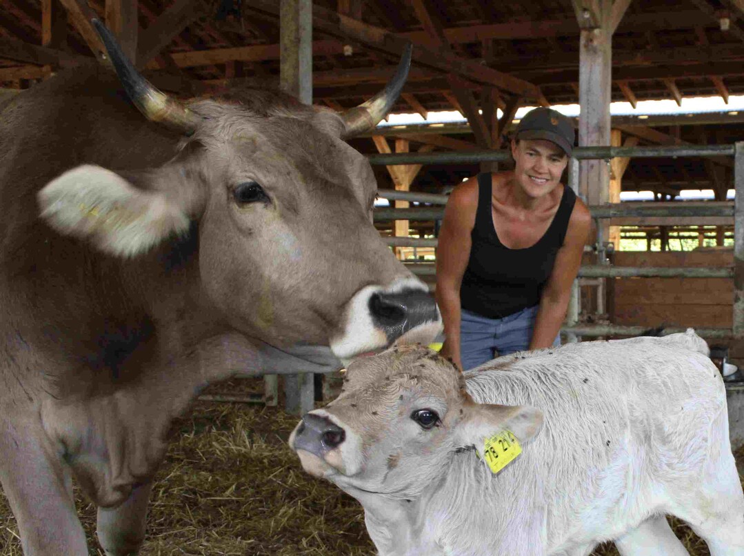 Der hohe Milcheinsatz ist für
Mechthild Knösel kein Nachteil,
denn er sorge für eine frühe und
gute Entwicklung der Jungiere.