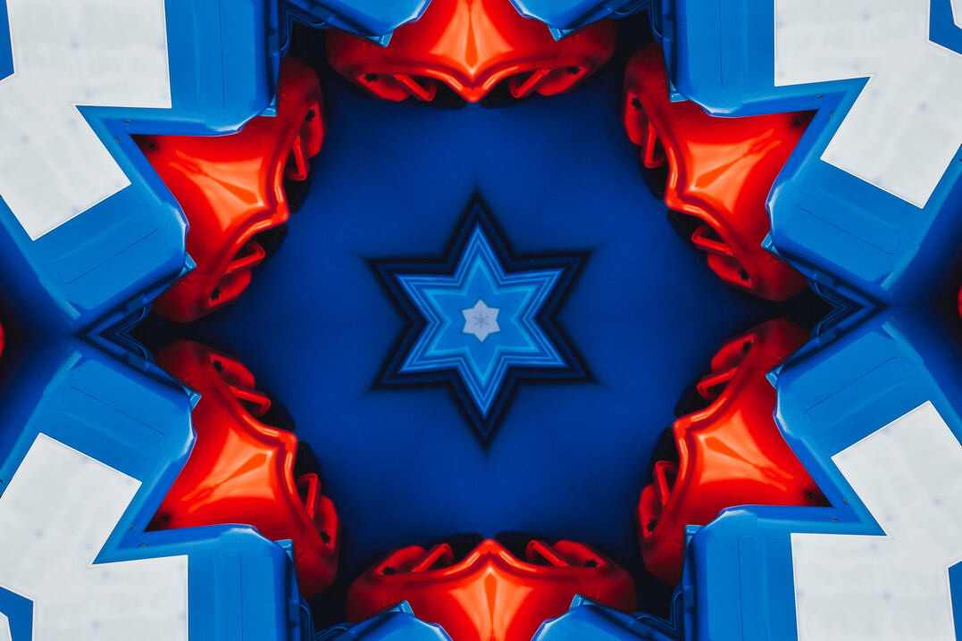  Winterliche Fotomontage aus Kanistern: Bevor es richtig kalt wird, sollte im Lager f�r Pflanzenschutzmittel Ordnung herrschen. 