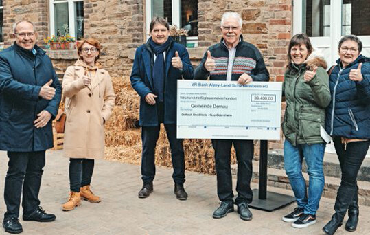 �bergabe der Spendensumme in Dernau.