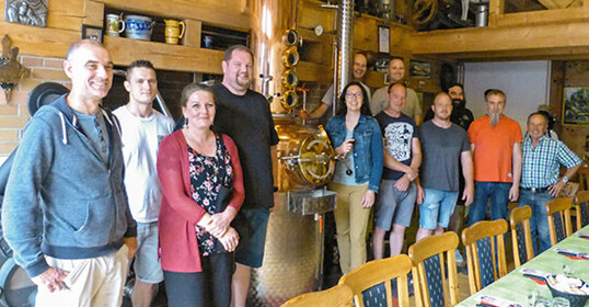 Zum Abschluss der Exkursion ging
es nach Meersburg zum Winzerhof
L�hle.