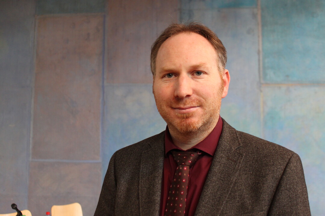 H�hner brauchen ein anderes Farbenspektrum und vertragen kein flackerndes Licht, erkl�rte Daniel K�mmerling, StanGe/Fachhochschule Osnabr�ck