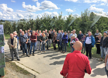 Nicht mehr nur Seminare und Versuchsrundg�nge bietet das KOB an, um neues Wissen in die Praxis zu tragen. F�r die Zukunft hat die Einrichtung ein ganzes Beratungspaket geschn�rt, allerdings ist dies nicht mehr kostenfrei. 