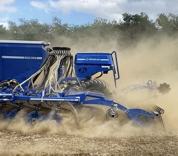  K�ckerling bietet die Zinkens�maschine Ultima CS jetzt auch mit zus�tzlicher Kleins�maschine Speeddrill an.