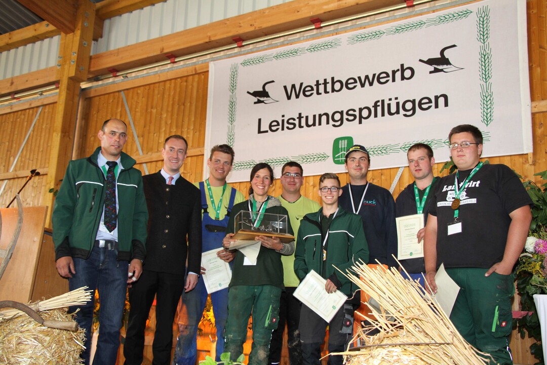 Die Teilnehmer des Kreisentscheids der Pflügergemeinschaft Ulm.