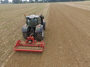 Kverneland H Serie mit Actilinewalze � die neue Trapezpackerwalze von Kverneland 