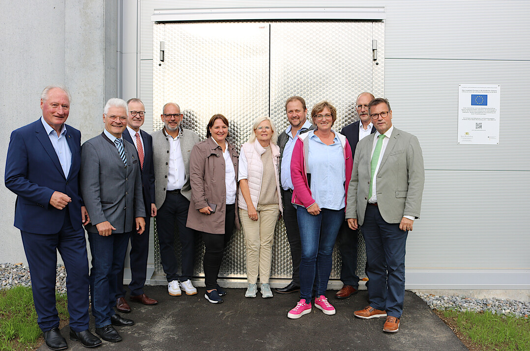 Gute Stimmung bei der Einweihung mit Agrarminister Peter Hauk (rechts) und Dr. Roman Glaser (3.v. l.), Präsident des Baden-Württembergischen Genossenschaftsverbands (BWGV).